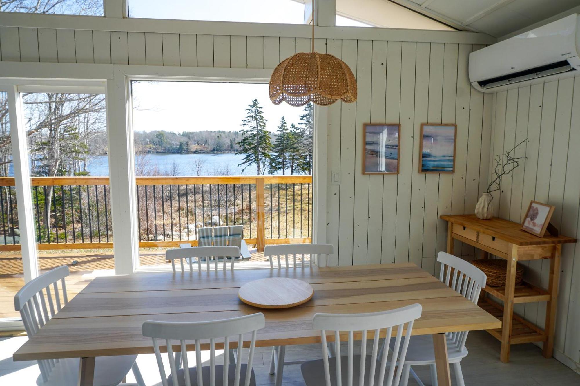 Blissful Oceanfront Cottage In Port Mouton Exterior foto
